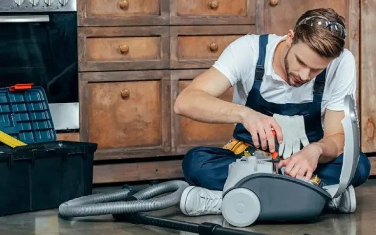 علت جرقه زدن جاروبرقی و بوی سوختگی چیست؟